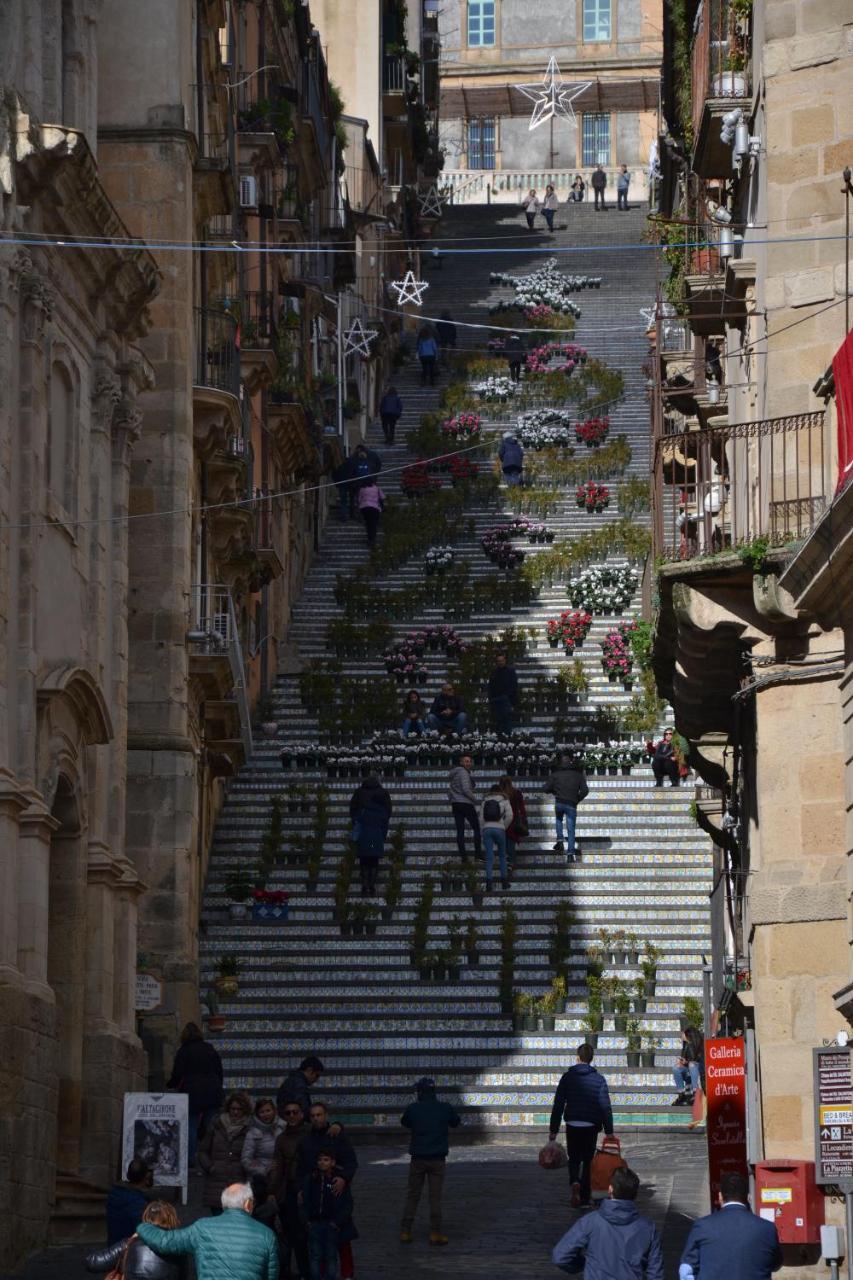 Al Centro Storico Bed and Breakfast Caltagirone Eksteriør billede